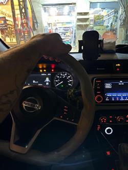 نيسان فيرسا